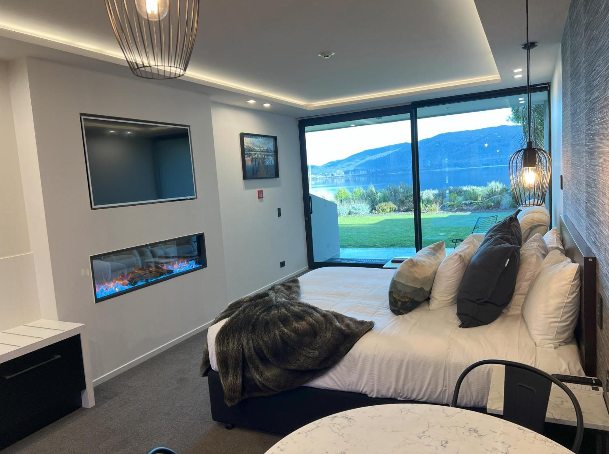 Fiordland Lakeview Motel And Apartments Te Anau Ngoại thất bức ảnh