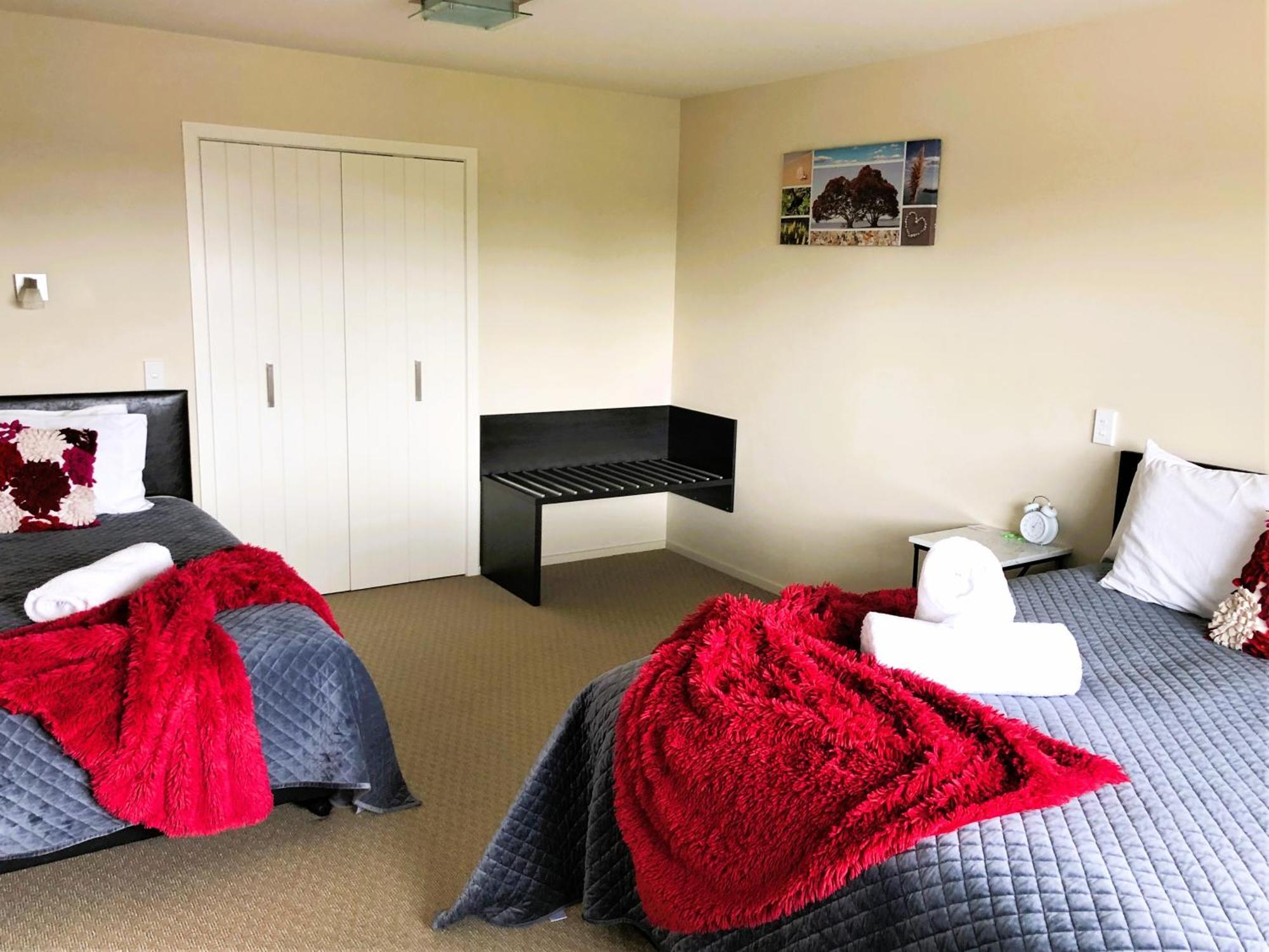 Fiordland Lakeview Motel And Apartments Te Anau Ngoại thất bức ảnh