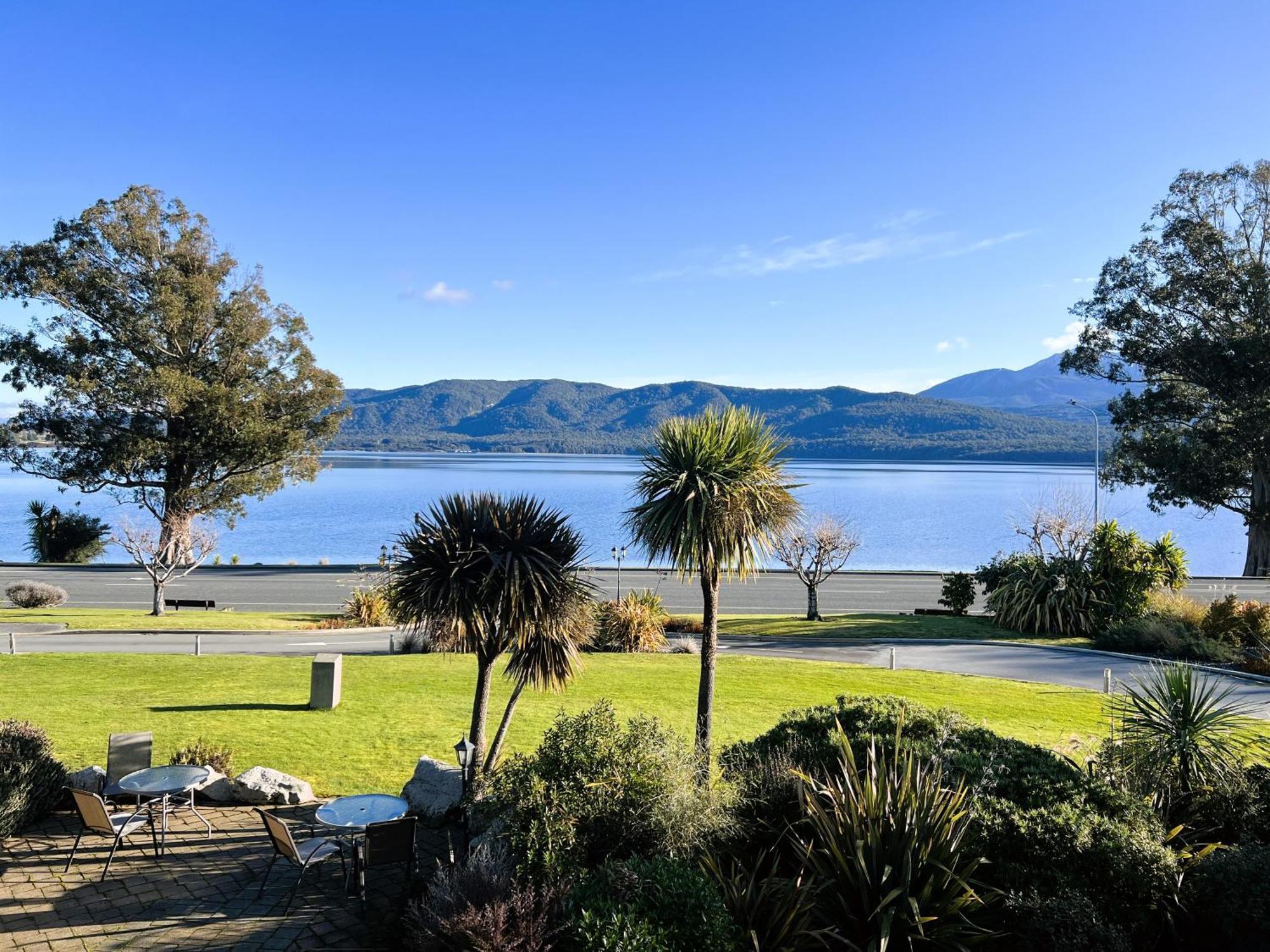 Fiordland Lakeview Motel And Apartments Te Anau Ngoại thất bức ảnh