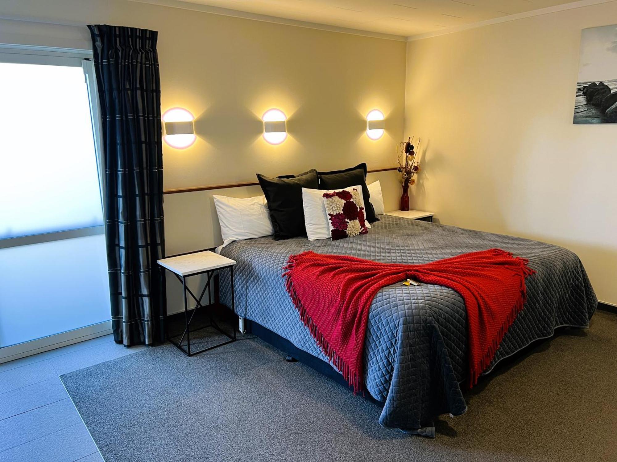 Fiordland Lakeview Motel And Apartments Te Anau Ngoại thất bức ảnh