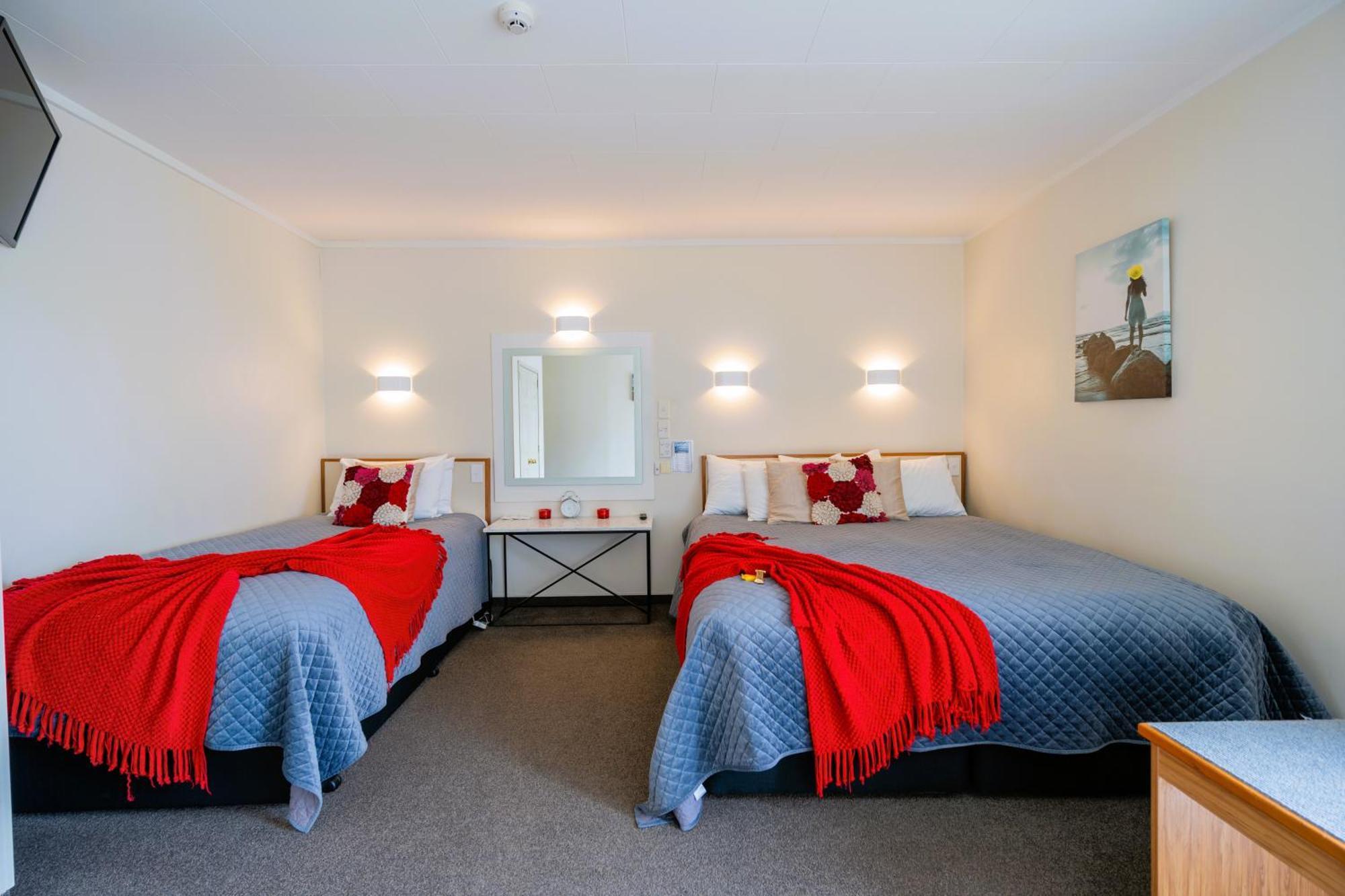 Fiordland Lakeview Motel And Apartments Te Anau Ngoại thất bức ảnh