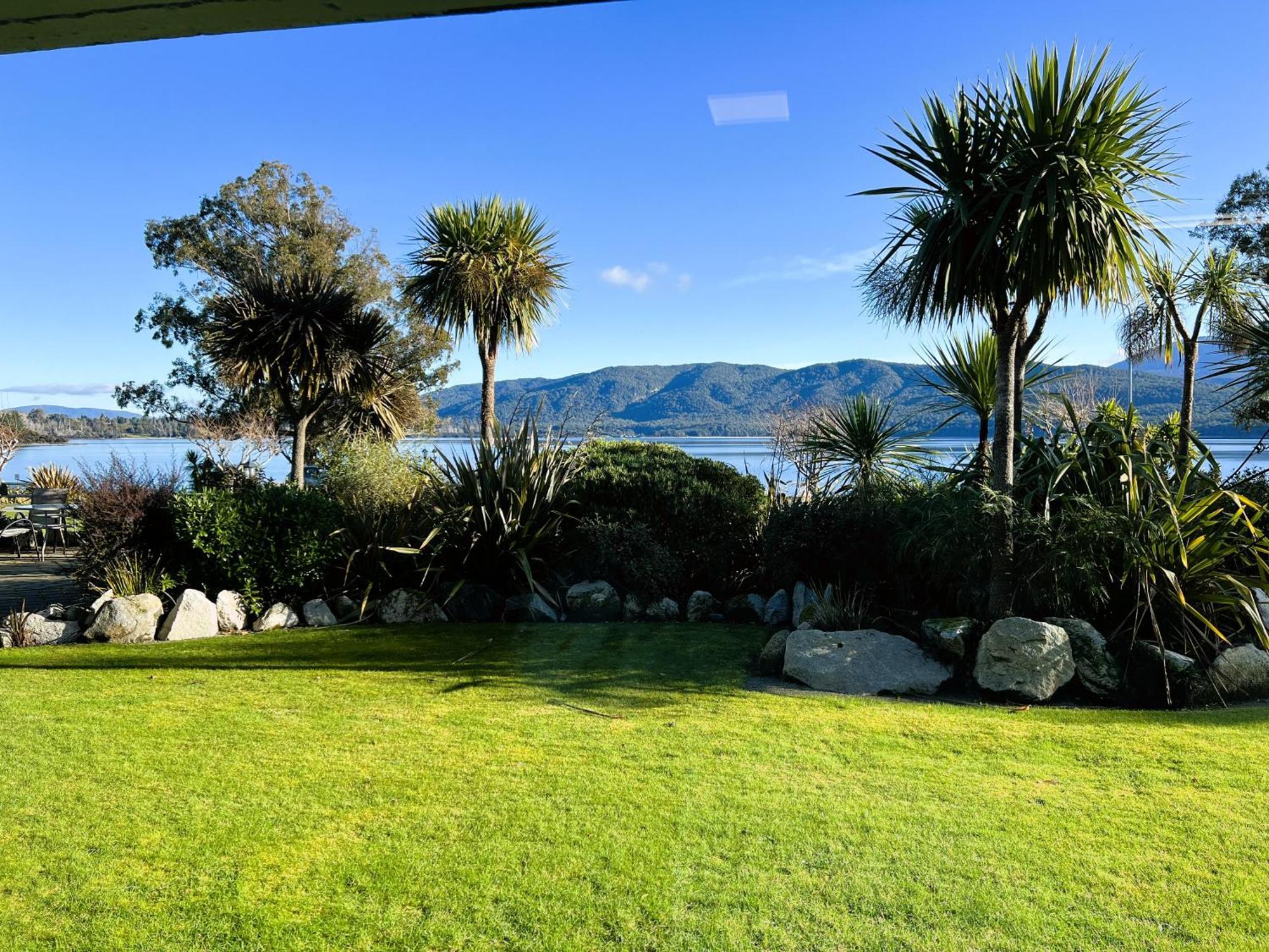 Fiordland Lakeview Motel And Apartments Te Anau Ngoại thất bức ảnh