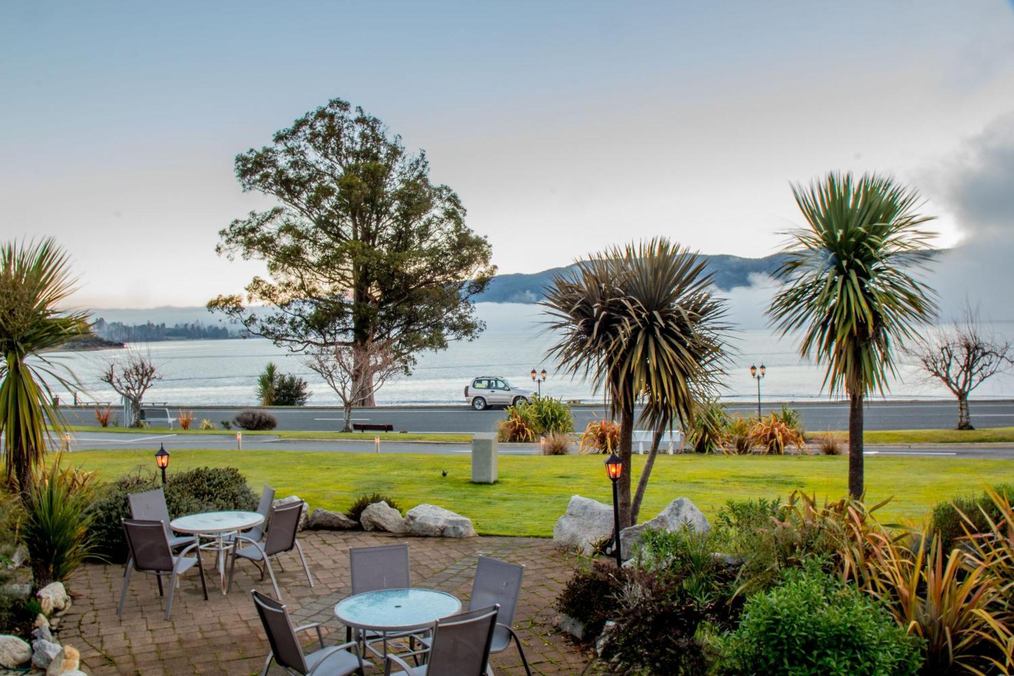 Fiordland Lakeview Motel And Apartments Te Anau Ngoại thất bức ảnh